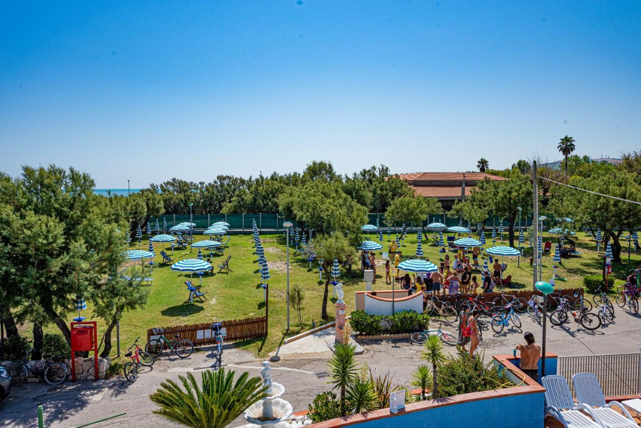 Club Del Sole Roseto Degli Abruzzi Easy Camping Village Exteriör bild